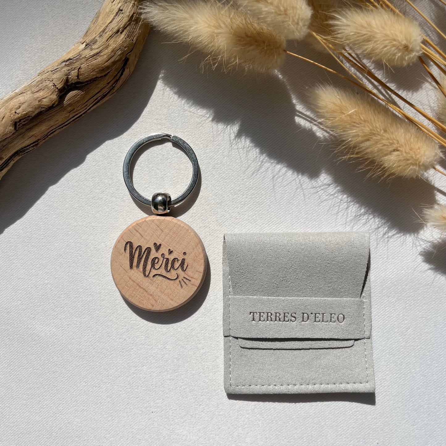 Porte-clés en bois gravé