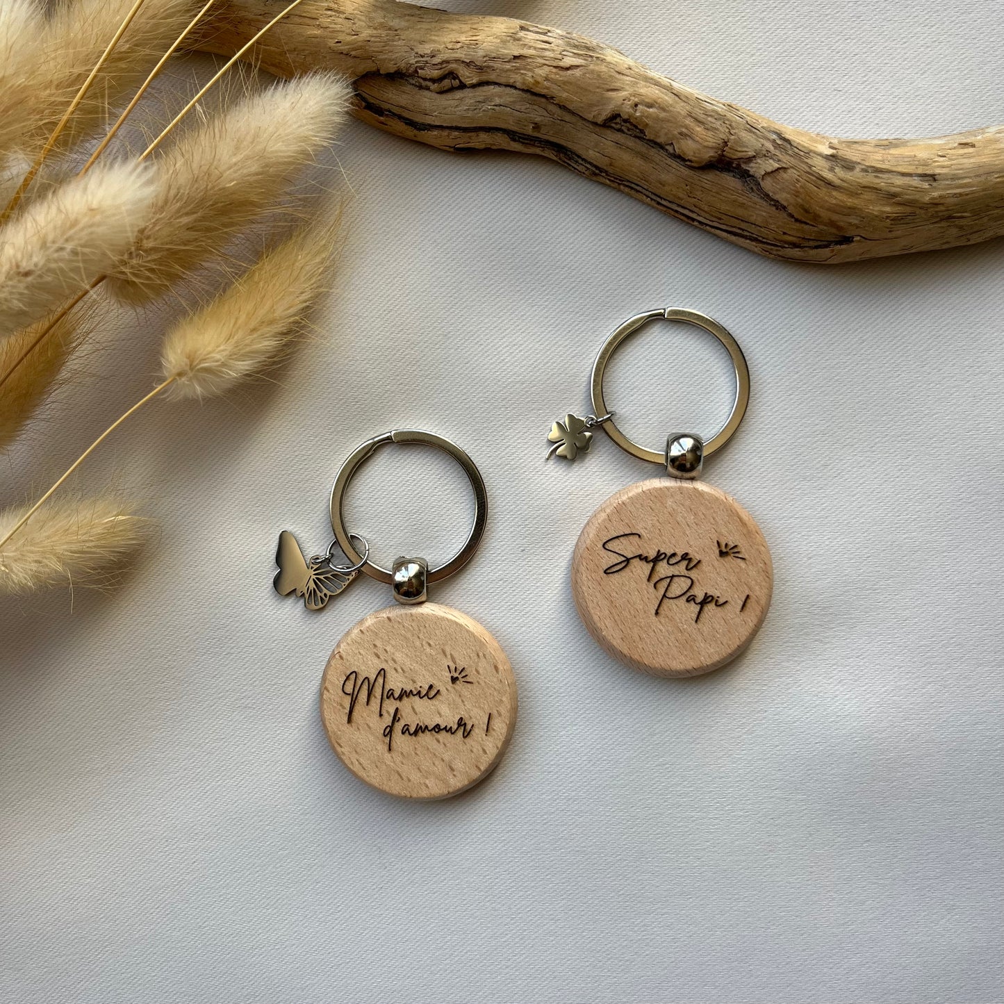 Porte-clés en bois gravé