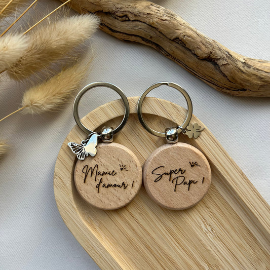 Porte-clés en bois gravé